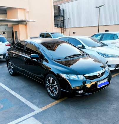 HONDA CIVIC 1.8 LXS 16V FLEX 4P AUTOMÁTICO HONDA CIVIC 1.8 LXS 16V FLEX 4P AUTOMÁTICO